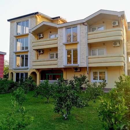 Apartments Old Olive Bar Bagian luar foto