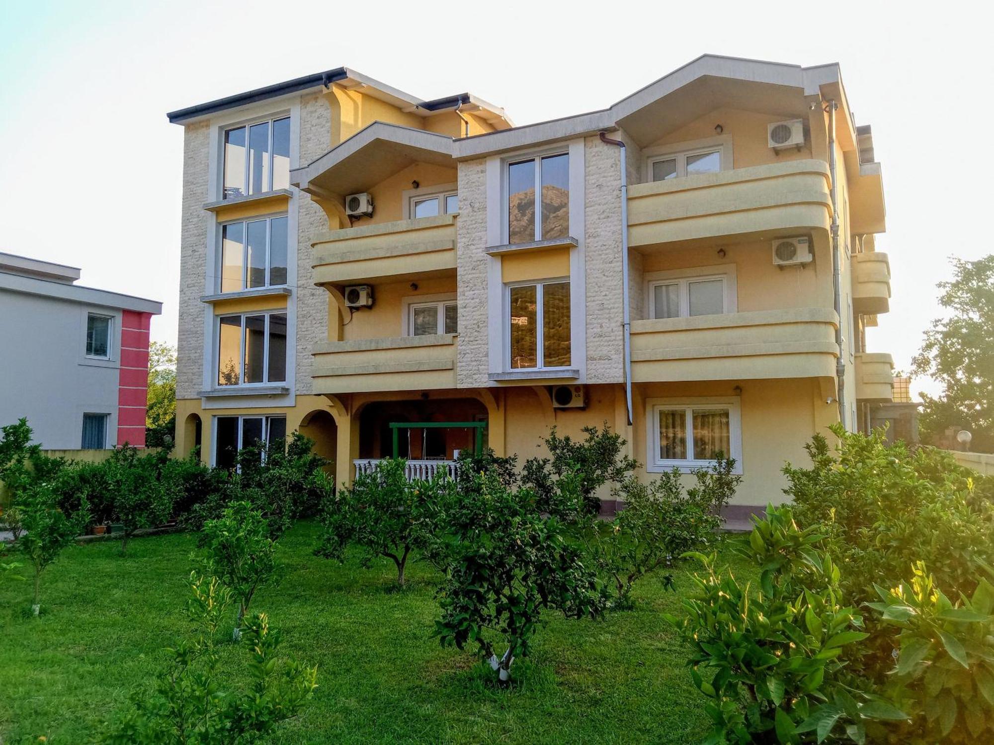 Apartments Old Olive Bar Bagian luar foto