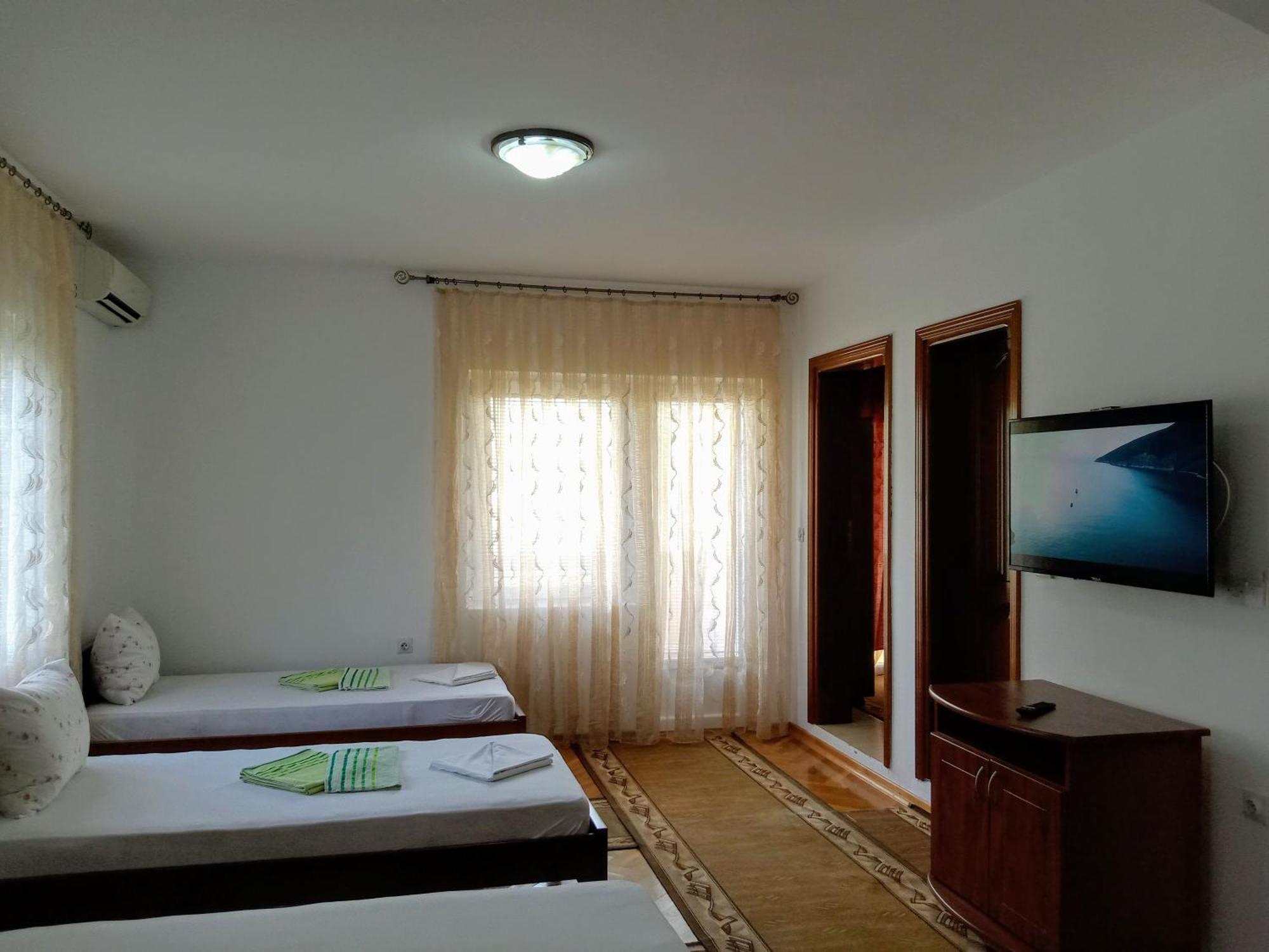 Apartments Old Olive Bar Bagian luar foto