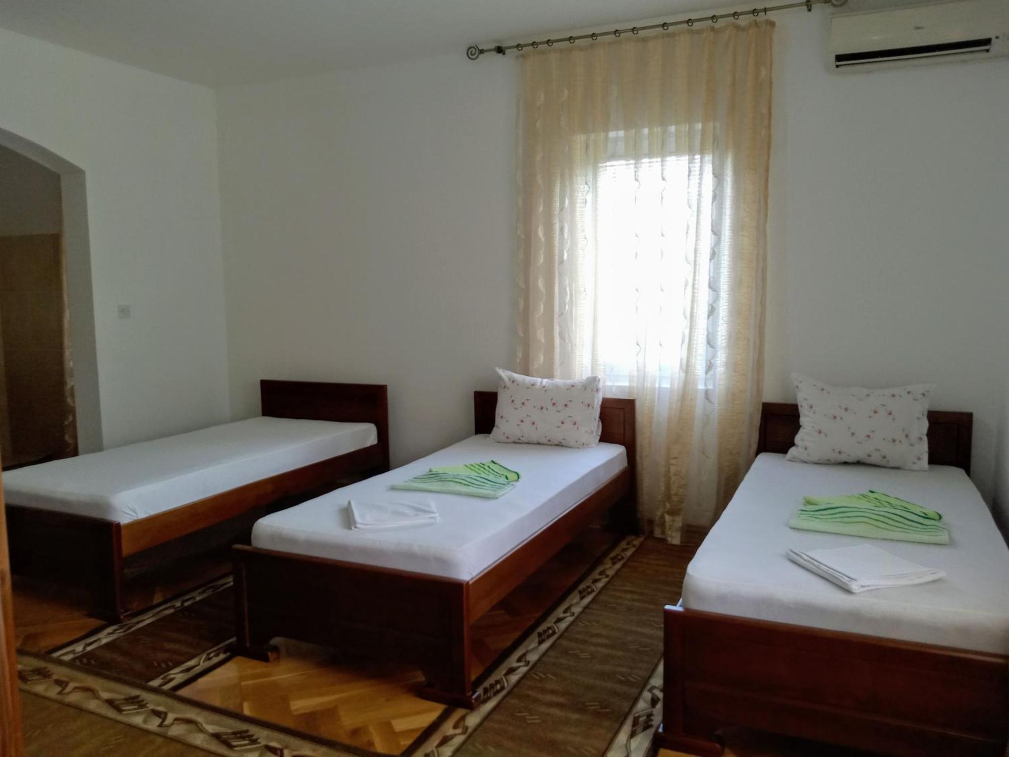 Apartments Old Olive Bar Bagian luar foto
