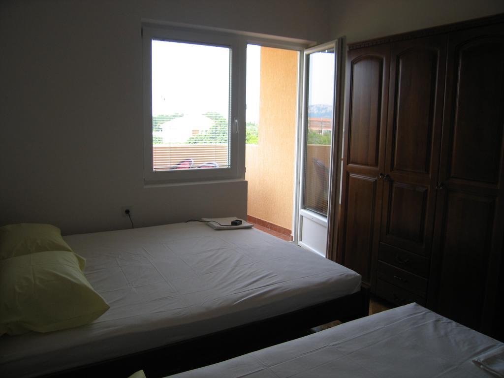 Apartments Old Olive Bar Bagian luar foto