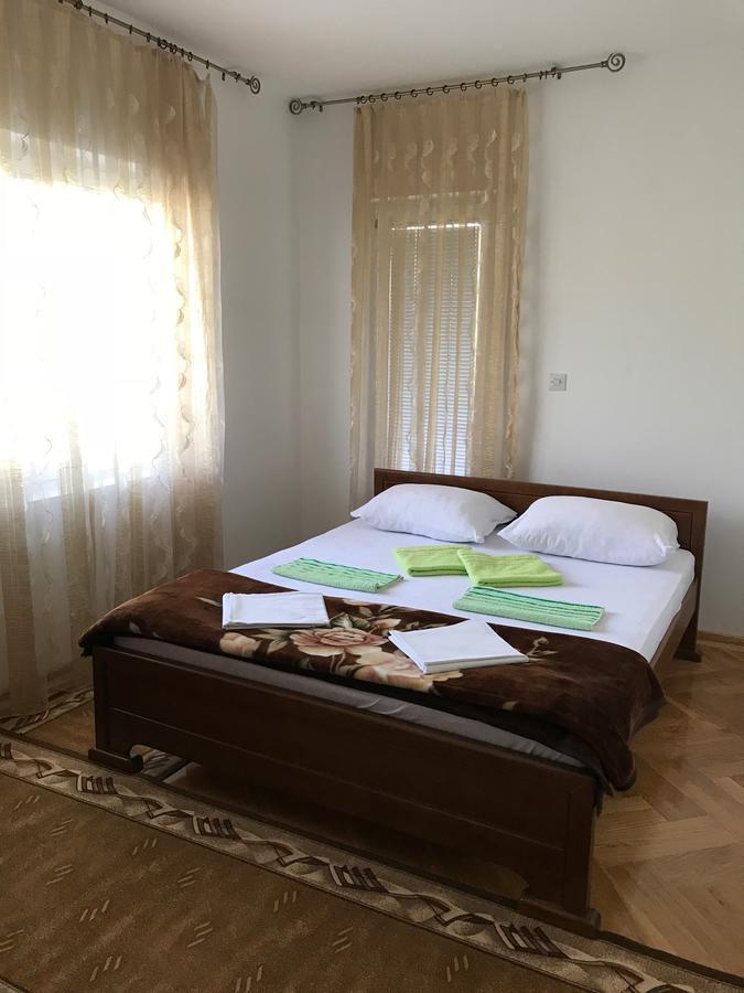 Apartments Old Olive Bar Bagian luar foto